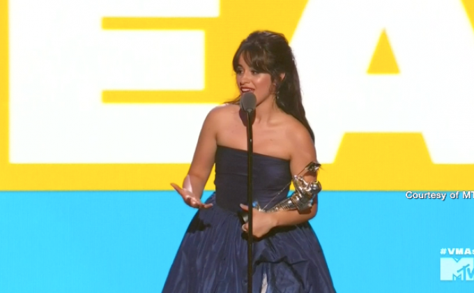 “คามิลา คาเบลโล” คว้า 2 รางวัลใหญ่งาน MTV