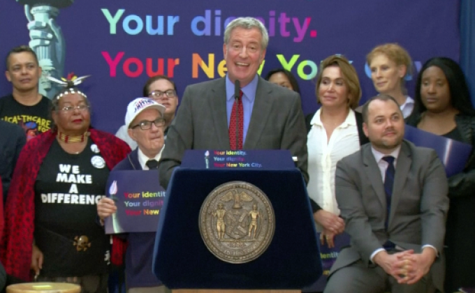นิวยอร์กลงนามกฎหมายทางเลือกไม่เจาะจงเพศในใบสูติบัตร