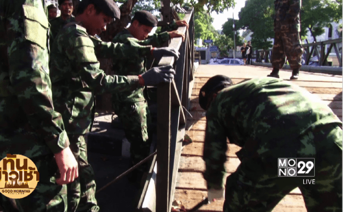 ทหารช่างย้ายสะพานเบลีย์ หวังเร่งระบายคน