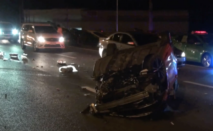 เกิดอุบัติเหตุรถชนกัน 4 คัน บนถนนมอเตอร์เวย์