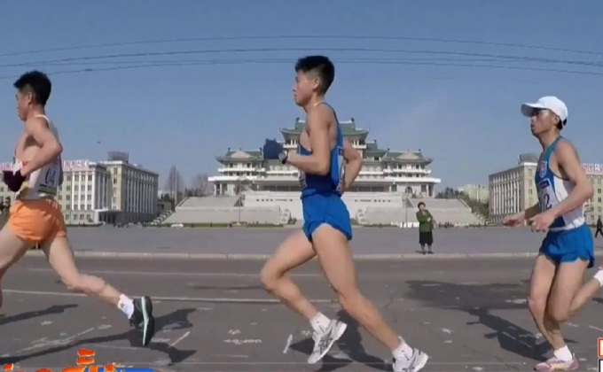 นักวิ่งต่างชาติร่วมแข่งวิ่งมาราธอนในเกาหลีเหนือ