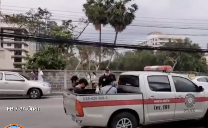 ตร.พัทยา จับจริงฝ่า พรก.ฉุกเฉิน ออกมาวิ่ง-ลงเล่นน้ำ