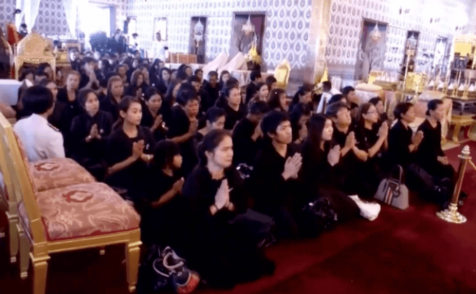 ประชาชนสักการะพระบรมศพเนืองแน่น