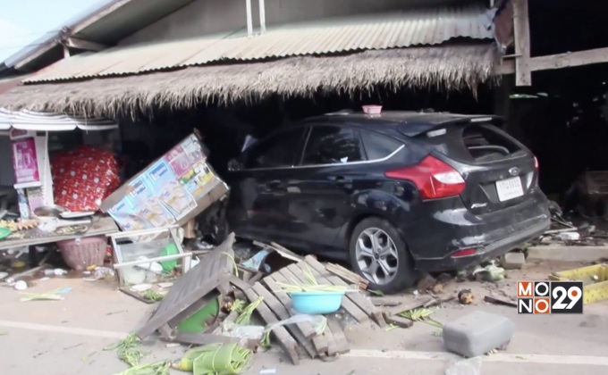 รถยนต์พุ่งชนร้านขายของชำบาดเจ็บ 2 คน