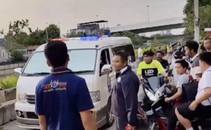 หนุ่มเครียดน้ำมันราดตัวเองจุดไฟเผา