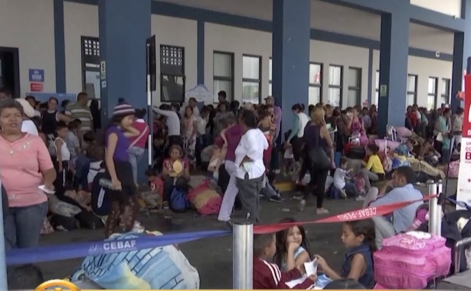 เปรูคุมเข้มผู้อพยพเวเนฯ ต้องมีวีซ่าผ่านแดน