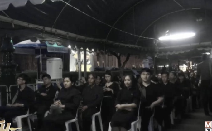 บรรยากาศสักการะพระบรมศพฯ จากท้องสนามหลวง