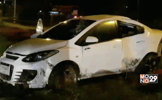 คนขับหลับในเสียหลักพุ่งชนเสาไฟเจ็บ 1 คน