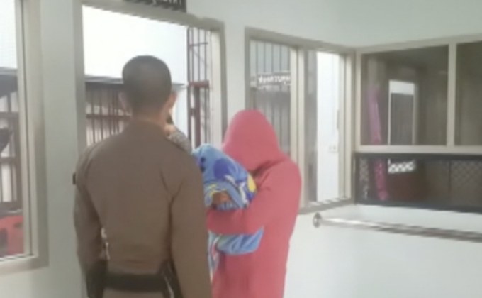 ฝากขังแม่ผลักลูกวัย 2 ขวบ จมน้ำเสียชีวิต