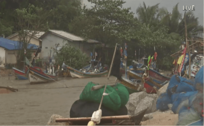 ความเสียหายจากคลื่นลมแรง จ.สงขลา