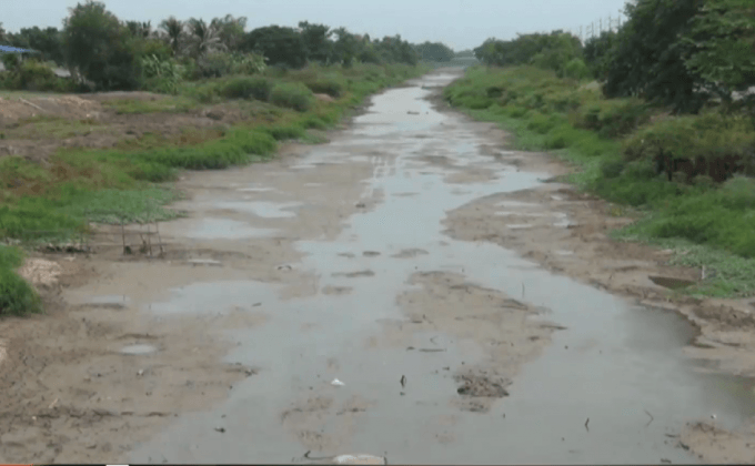 น้ำในคลองสายหลักใกล้ กทม.หลายจุดแห้งขอด