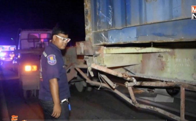 รถตู้คณะครูชัยภูมิชนรถพ่วง ตาย 1 เจ็บ 8 คน