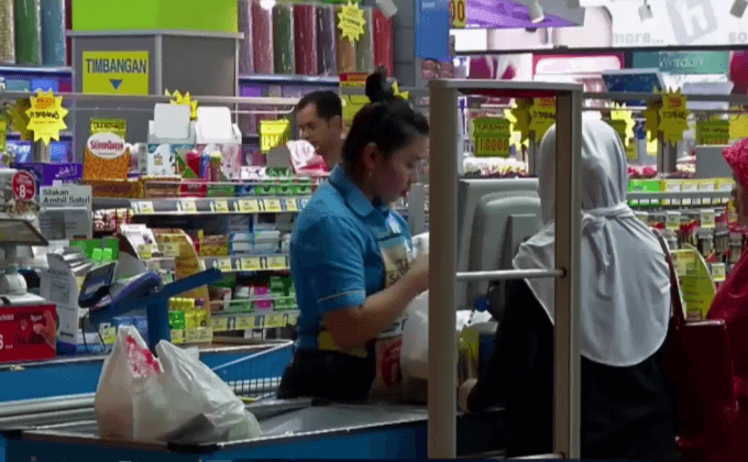 อินโดนีเซียเก็บค่าใช้ถุงพลาสติก