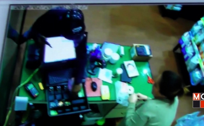 คนร้ายบุกเดี่ยวชิงทรัพย์ร้านค้า ถ.พระราม 2