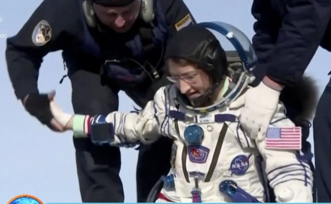 ถึงโลกแล้ว! นักบินหญิงเจ้าของสถิติอยู่บนอวกาศนานสุด