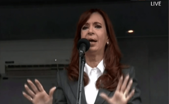 อดีตผู้นำอาร์เจนตินาถูกกล่าวหาพัวพันทุจริต