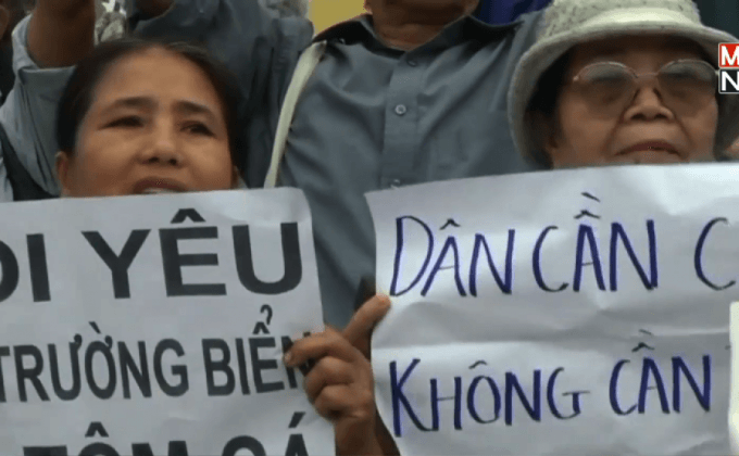 ประท้วงเหตุปลาตายจำนวนมากในเวียดนาม