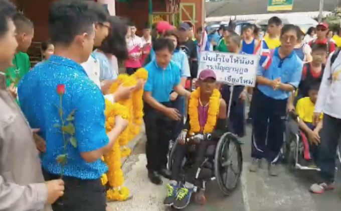 “ลุงหมี” ปั่นวีลแชร์รับบริจาคช่วยเด็กพิการ ถึงเชียงใหม่แล้ว