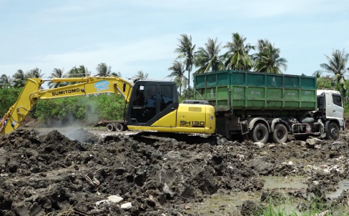 เขตบางขุนเทียน สั่งขนย้ายขยะปนเปื้อนตะกรันอลูมิเนียมแล้ว