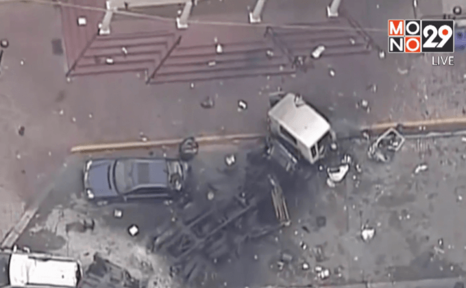 รถขยะตกสะพานในสหรัฐฯ คนขับรอดปาฏิหารย์