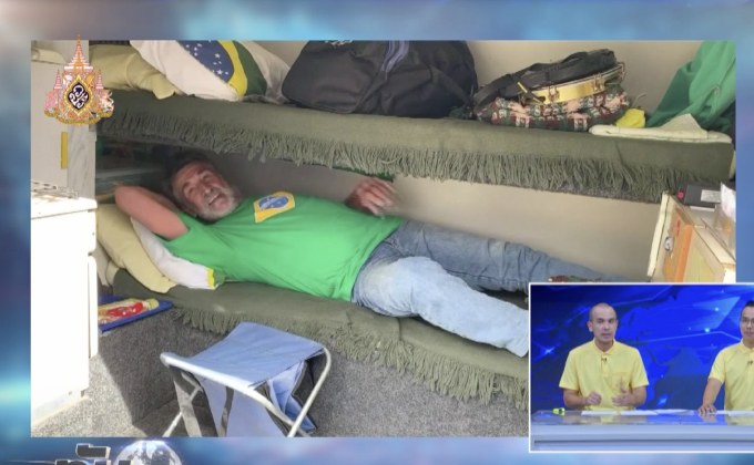 “ซูเปอร์แฟน” ขับรถแวนตระเวนเชียร์ทีมชาติบราซิล