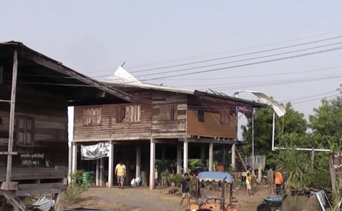 พายุพัดถล่มบ้านเรือน จ.พิจิตรเสียหายกว่า 50 หลัง