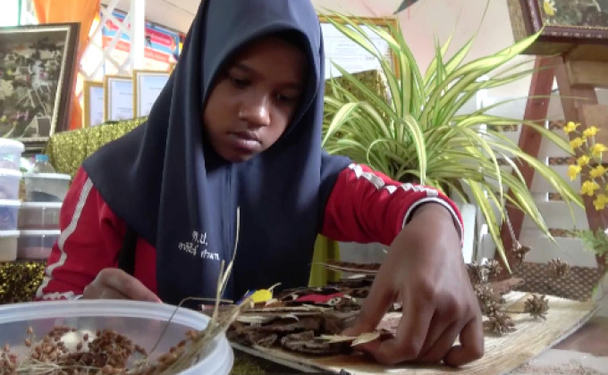 นร.สตูลสร้างสรรค์กรอบรูปปะติดวิถีชุมชน