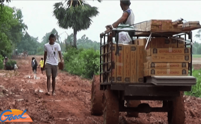 ชาวบ้านร้องเรียนเดือดร้อนถนนกลายเป็นโคลน