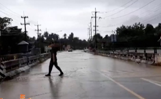 น้ำท่วมบางสะพานยังน่าเป็นห่วง