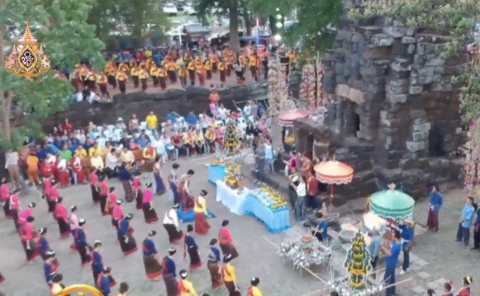 ประเพณีนมัสการสรงน้ำปรางค์กู่ จ.มหาสารคาม