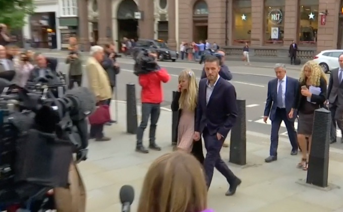 พ่อแม่ยอมยุติการสู้คดียื้อชีวิต “ชาร์ลี การ์ด”