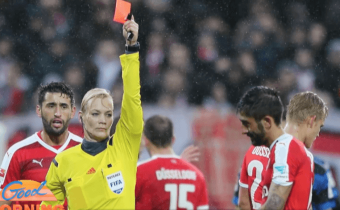 ลงดาบแข้งเมืองเบียร์หลังเหยียดเชิ้ตดำหญิง