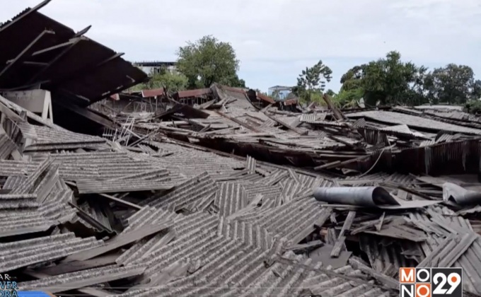 โรงไม้ จ.สมุทรปราการ พังถล่ม