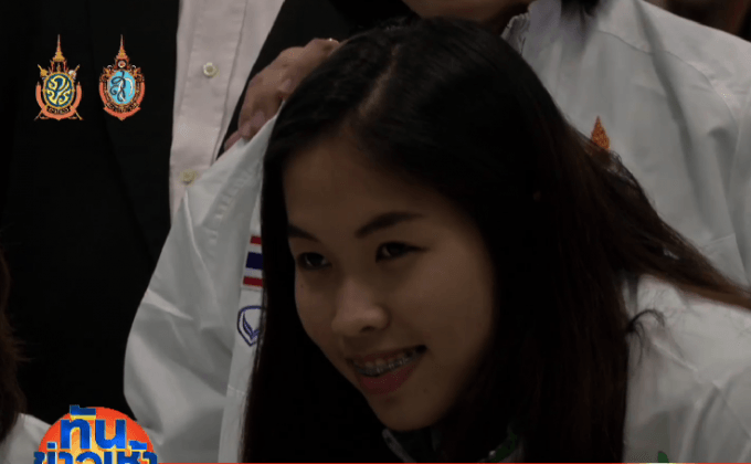 “น้องเมย์” ถือธงไทย นักแบดฯ ร่วมพาเหรดพิธีเปิด