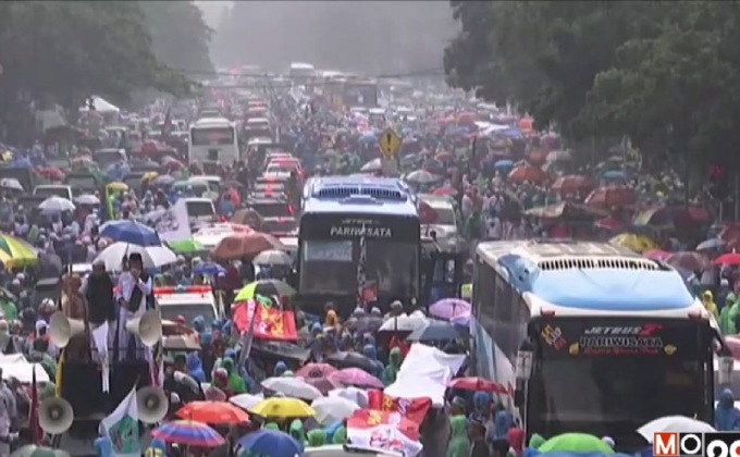 ชาวอินโดฯ กระตุ้นเลือกผู้แทนที่เป็นมุสลิม