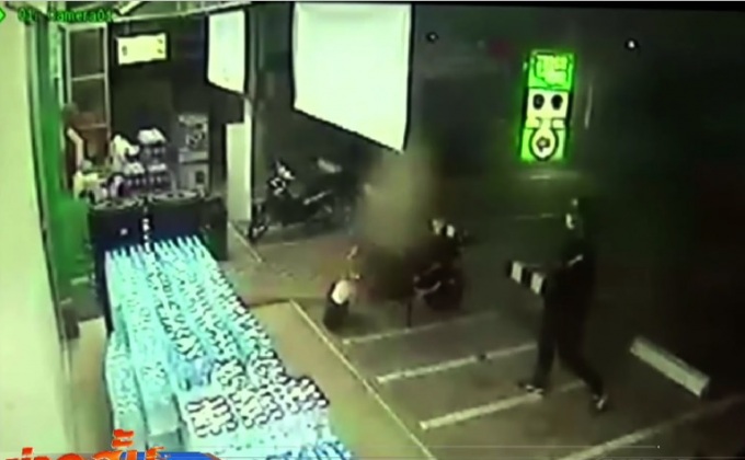 คนร้ายบุกเดี่ยวจี้ชิงเงินร้านสะดวกซื้อ จ.ชลบุรี