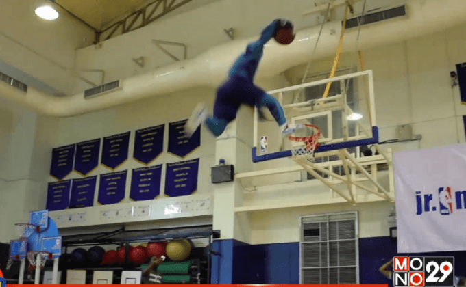 “ซูเปอร์ ฮิวโก้” สแลมดังก์โชว์ จูเนียร์ เอ็นบีเอ