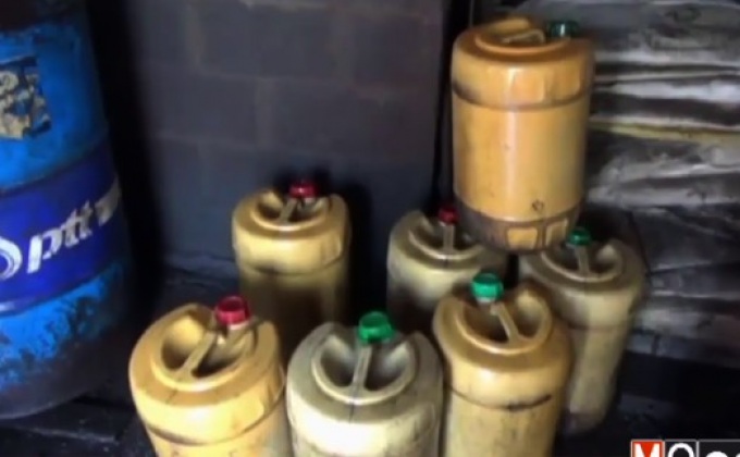 ทลายแหล่งรับซื้อน้ำมันรถลักลอบดูดขายย่านบางปะกง