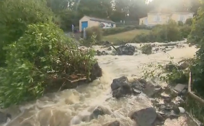 น้ำท่วมฉับพลันทางตะวันตกของอังกฤษ