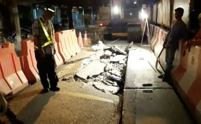 ถนนทรุดบริเวณสร้างรถไฟฟ้า ซ.พหลโยธิน 34