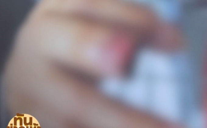 สาวลำปาง ร้องจ่ายชดเชย ถูกประตูธนาคารดังหนีบนิ้วขาด