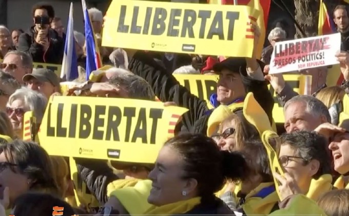 กลุ่มผู้สนับสนุนการแยกตัวจากสเปนฉลองตำแหน่งประธานรัฐสภา