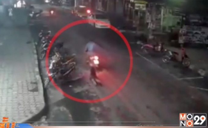 หญิงสาวถูกคนร้ายขี่ จยย.กระชากกระเป๋า