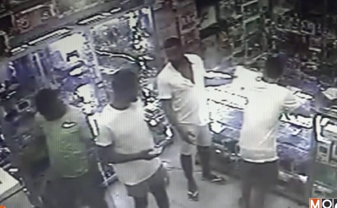 รวบ 4 หนุ่มอังกฤษก่อเหตุลักทรัพย์บนเกาะสมุย