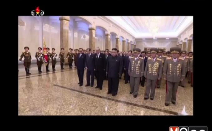 “คิม จอง อึน” ร่วมงานครบรอบ 75 ปีอดีตผู้นำ “คิม จอง อิล”