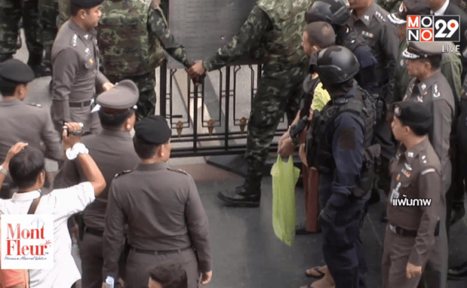 คุมตัว 2 ผู้ต้องหาระเบิดราชประสงค์ไปศาลทหาร