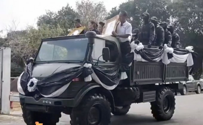 เคลื่อนร่าง 2 นายตำรวจผู้กล้าประกอบพิธีทางศาสนา