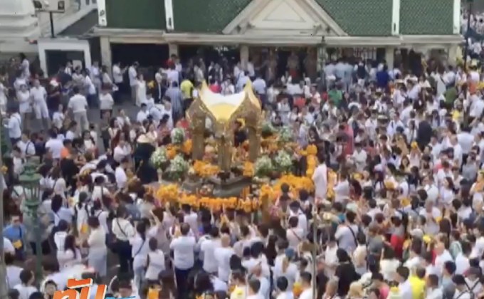 คนแห่ขอพรแน่น ครบรอบ 61 ปี ตั้งศาลท้าวมหาพรหม