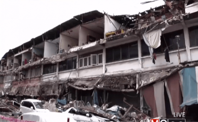 ตรวจสอบระเบียงอาคารย่านประชานิเวศน์ถล่ม