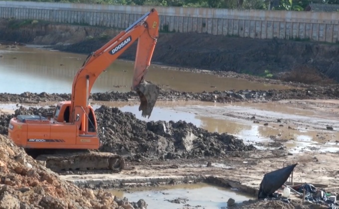 ชาวสงขลาร้องเรียนขยายคลอง ร.1 ทำถนนพัง